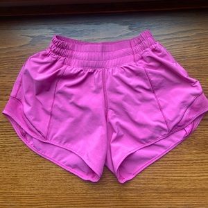 SONIC PINK Lululemon Hotty Hots 4”